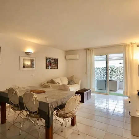 Lejlighed Family, 4 Pers, Parking, Piscine
